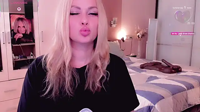 Snapshot of Libby_Nora chatting on September 30, 2025, 11:26 am Libby Nora online show from September 30, 2025, 11:26 am