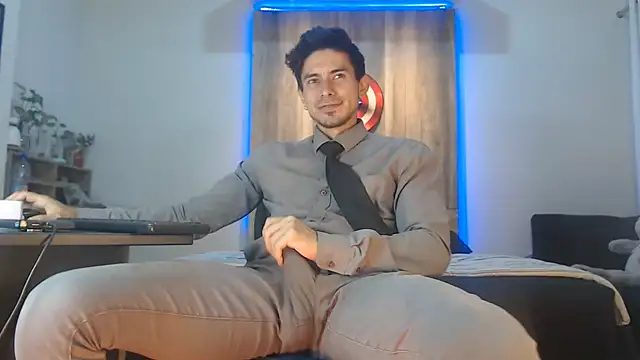 Andrew 4  online show from November 28, 2025, 3:31 am