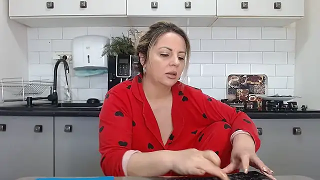 erikaerika online show from January 18, 2025, 10:06 am