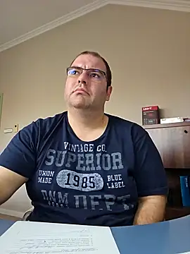 Snapshot of Andrew1900529 chatting on December 17, 2024, 11:39 am Andrew1900529 online show from December 17, 2024, 11:39 am