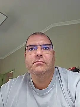 Snapshot of Andrew1900529 chatting on September 19, 2025, 6:59 am Andrew1900529 online show from September 19, 2025, 6:59 am