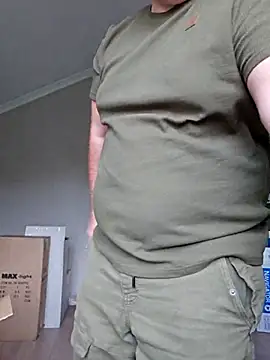 Snapshot of Andrew1900529 chatting on October 6, 2025, 12:24 pm Andrew1900529 online show from October 6, 2025, 12:24 pm