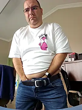 Snapshot of Andrew1900529 chatting on December 3, 2025, 9:29 am Andrew1900529 online show from December 3, 2025, 9:29 am