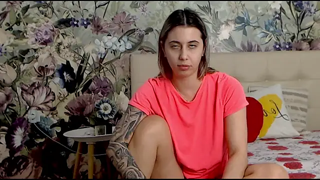 Snapshot of RoseDiamond06 chatting on February 22, 2025, 3:47 pm RoseDiamond06 online show from February 22, 2025, 3:47 pm