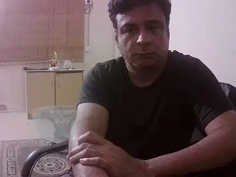 Snapshot of desipapaxxx chatting on January 29, 2025, 4:30 pm desipapaxxx online show from January 29, 2025, 4:30 pm