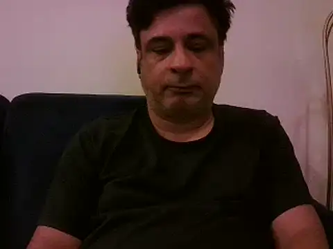 Snapshot of desipapaxxx chatting on February 4, 2025, 9:10 pm desipapaxxx online show from February 4, 2025, 9:10 pm