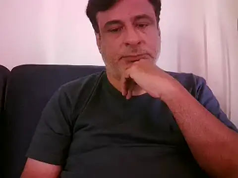 Snapshot of desipapaxxx chatting on March 6, 2025, 7:57 am desipapaxxx online show from March 6, 2025, 7:57 am