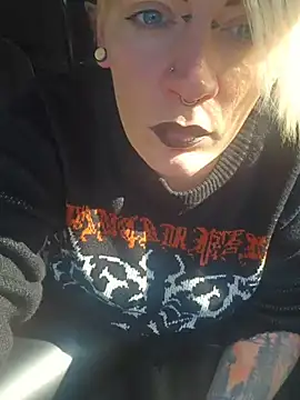 PinkTheHawk online show from November 1, 2025, 4:14 am