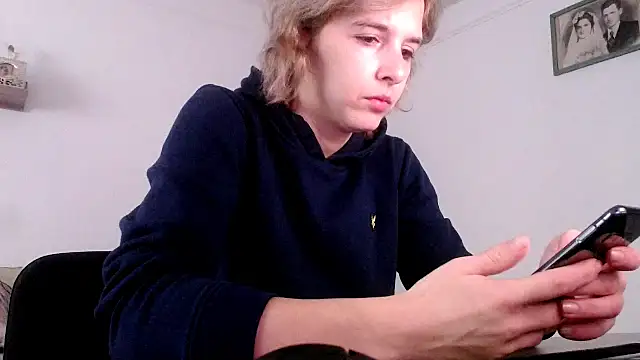 SexxyLety online show from December 4, 2025, 7:39 am