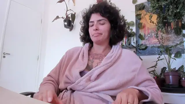 Snapshot of TaliMajesty chatting on October 22, 2025, 1:55 pm TaliMajesty online show from October 22, 2025, 1:55 pm