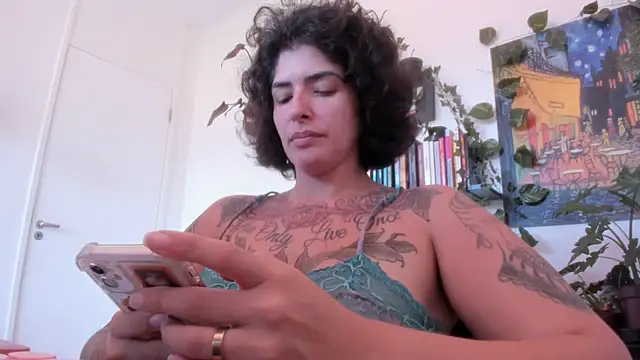 Snapshot of TaliMajesty chatting on October 28, 2025, 1:47 pm TaliMajesty online show from October 28, 2025, 1:47 pm