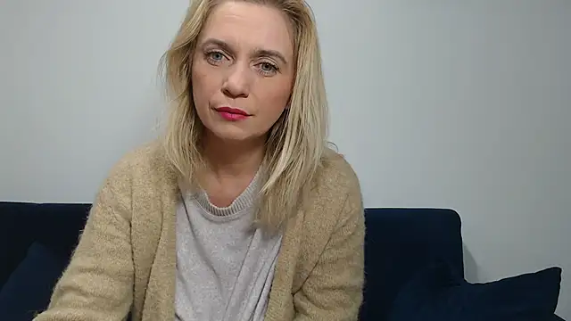 MysticCreature online show from December 4, 2024, 4:43 am