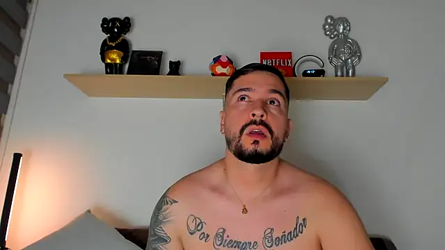 camilo restrepo21 online show from January 27, 2025, 12:12 am