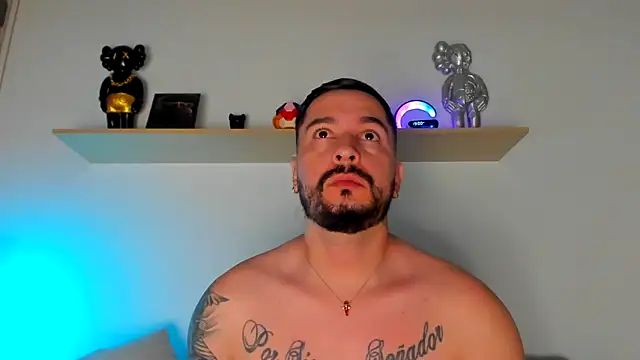 camilo restrepo21 online show from February 22, 2025, 11:57 pm