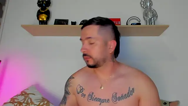 camilo restrepo21 online show from September 14, 2025, 2:22 am