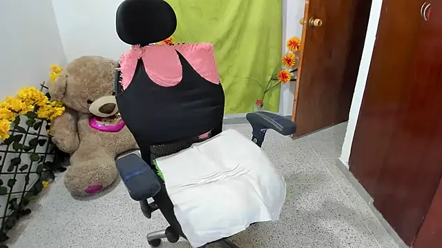 Snapshot of janelleritz chatting on March 8, 2025, 10:00 am janelleritz online show from March 8, 2025, 10:00 am