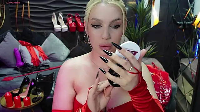 Snapshot of MistressDarsy chatting on February 23, 2025, 12:48 pm MistressDarsy online show from February 23, 2025, 12:48 pm