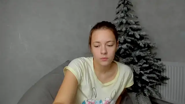 Snapshot of why_again_me chatting on December 14, 2024, 6:30 pm why again me online show from December 14, 2024, 6:30 pm