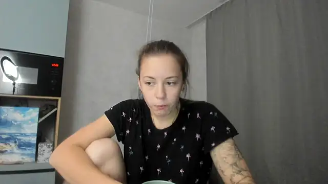 why again me online show from November 9, 2025, 7:01 pm