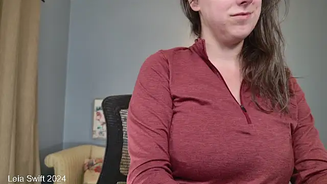 Snapshot of LeiaSwift chatting on December 3, 2024, 12:16 pm LeiaSwift online show from December 3, 2024, 12:16 pm