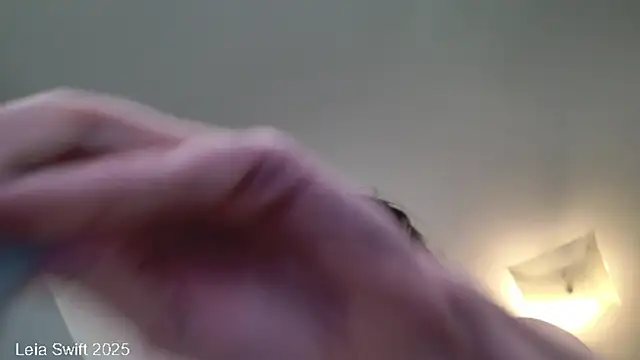 Snapshot of LeiaSwift chatting on March 8, 2025, 9:29 pm LeiaSwift online show from March 8, 2025, 9:29 pm