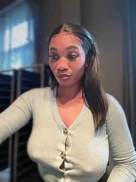 Snapshot of __Nessa__ chatting on November 7, 2025, 2:28 pm Nessa online show from November 7, 2025, 2:28 pm