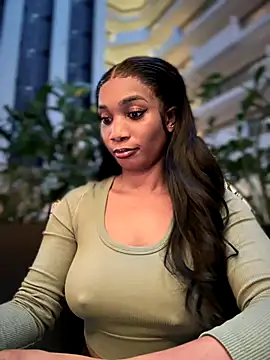 Snapshot of __Nessa__ chatting on November 14, 2025, 12:37 pm Nessa online show from November 14, 2025, 12:37 pm