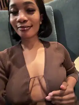 Snapshot of __Nessa__ chatting on November 22, 2025, 12:26 pm Nessa online show from November 22, 2025, 12:26 pm