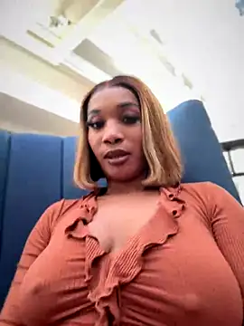 Snapshot of __Nessa__ chatting on November 23, 2025, 1:00 pm Nessa online show from November 23, 2025, 1:00 pm