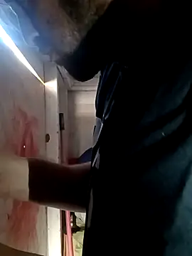 Snapshot of N8daMac chatting on September 24, 2025, 3:04 pm N8daMac online show from September 24, 2025, 3:04 pm