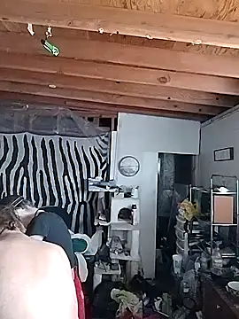 Snapshot of N8daMac chatting on November 11, 2025, 5:02 pm N8daMac online show from November 11, 2025, 5:02 pm