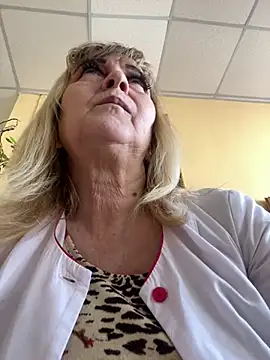 Snapshot of Irina2909@xh chatting on February 12, 2025, 10:35 am Irina2909xh online show from February 12, 2025, 10:35 am