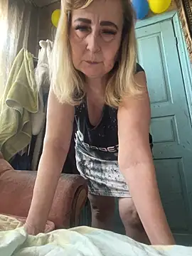 Snapshot of Irina2909@xh chatting on March 22, 2025, 10:28 am Irina2909xh online show from March 22, 2025, 10:28 am