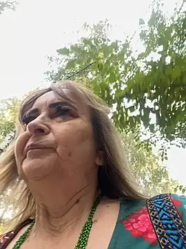 Snapshot of Irina2909@xh chatting on September 17, 2025, 5:20 am Irina2909xh online show from September 17, 2025, 5:20 am