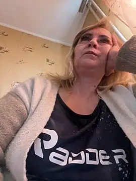 Snapshot of Irina2909@xh chatting on October 11, 2025, 6:12 am Irina2909xh online show from October 11, 2025, 6:12 am