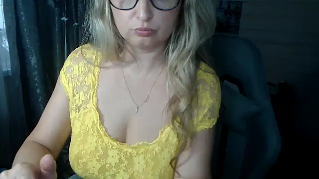 Snapshot of RubiLakros chatting on October 22, 2025, 1:22 pm RubiLakros online show from October 22, 2025, 1:22 pm