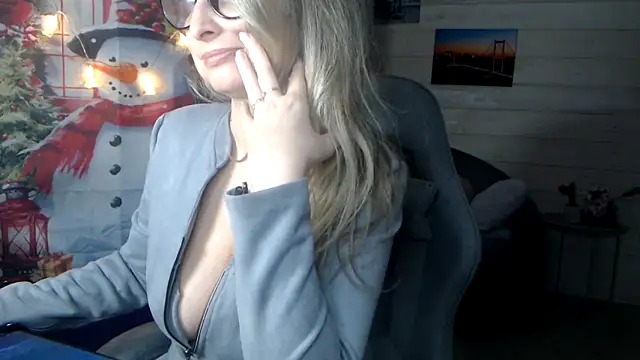 Snapshot of RubiLakros chatting on December 13, 2025, 9:20 pm RubiLakros online show from December 13, 2025, 9:20 pm