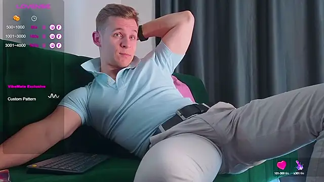 Snapshot of S3Xyes chatting on February 11, 2025, 12:05 pm S3Xyes online show from February 11, 2025, 12:05 pm