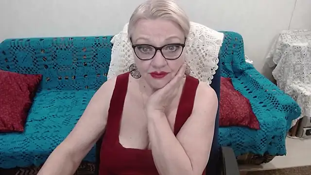 Snapshot of xHoneyLadyx chatting on November 26, 2025, 9:32 am xHoneyLadyx online show from November 26, 2025, 9:32 am