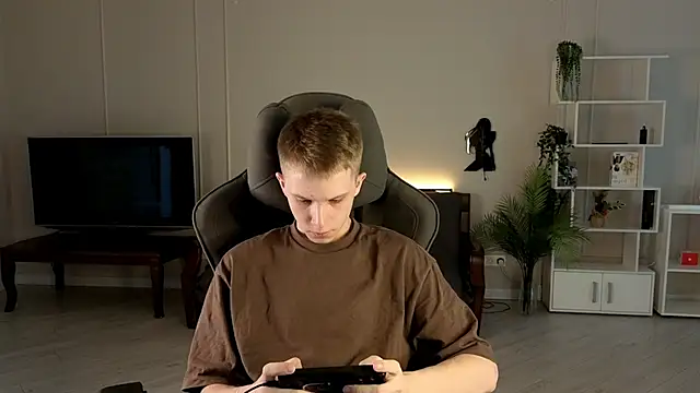 arlekincrop online show from September 18, 2025, 8:05 am