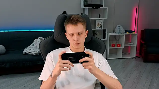 arlekincrop online show from September 23, 2025, 5:05 pm