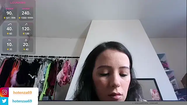 Snapshot of Hotenza69 chatting on February 6, 2025, 10:48 am Hotenza69 online show from February 6, 2025, 10:48 am