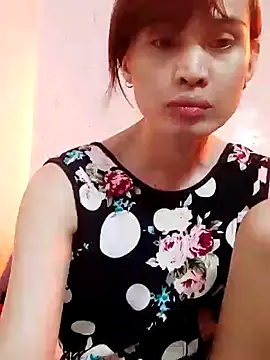 Snapshot of QueenSoreal chatting on February 5, 2025, 10:12 pm QueenSoreal online show from February 5, 2025, 10:12 pm