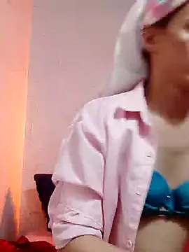 Snapshot of QueenSoreal chatting on February 6, 2025, 4:47 pm QueenSoreal online show from February 6, 2025, 4:47 pm