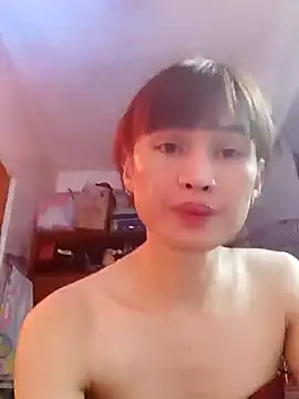 Snapshot of QueenSoreal chatting on February 13, 2025, 8:45 pm QueenSoreal online show from February 13, 2025, 8:45 pm