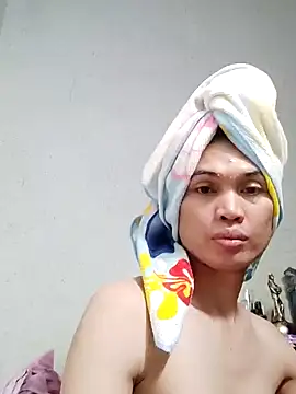 Snapshot of QueenSoreal chatting on February 14, 2025, 3:26 pm QueenSoreal online show from February 14, 2025, 3:26 pm