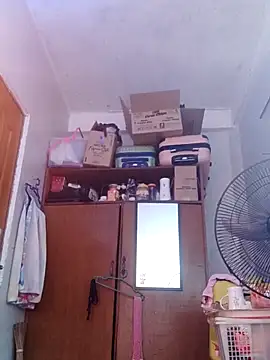 Snapshot of QueenSoreal chatting on February 17, 2025, 10:36 pm QueenSoreal online show from February 17, 2025, 10:36 pm