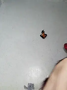 Snapshot of QueenSoreal chatting on February 18, 2025, 4:37 pm QueenSoreal online show from February 18, 2025, 4:37 pm