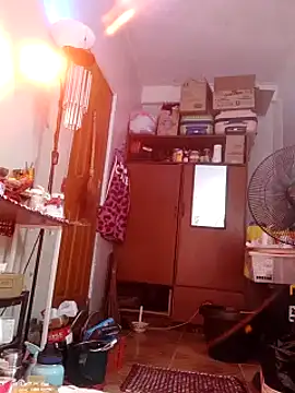 Snapshot of QueenSoreal chatting on February 22, 2025, 7:14 pm QueenSoreal online show from February 22, 2025, 7:14 pm