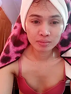 Snapshot of QueenSoreal chatting on February 23, 2025, 3:18 pm QueenSoreal online show from February 23, 2025, 3:18 pm